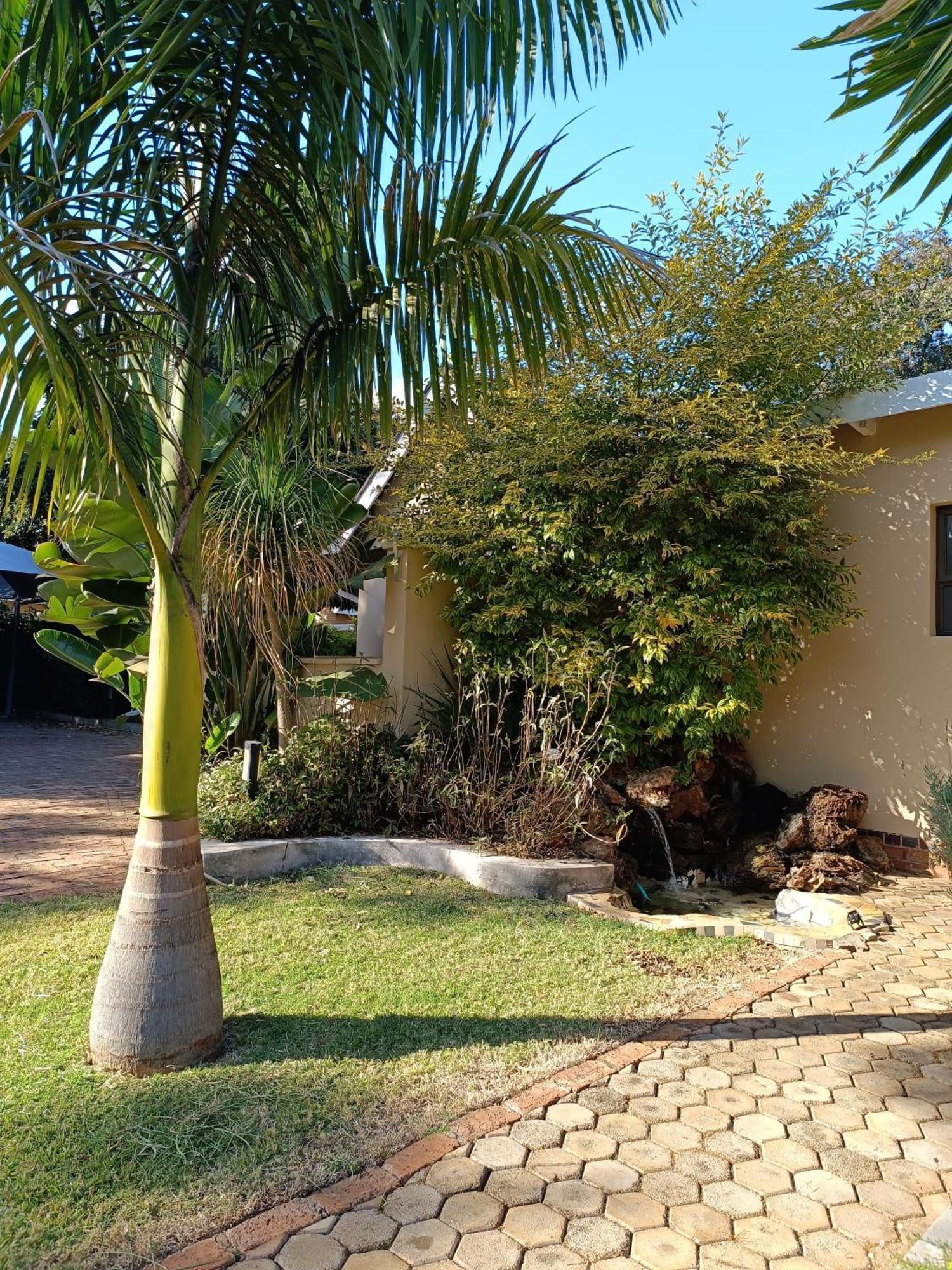 Hotel Jacaranda Harare Exterior foto
