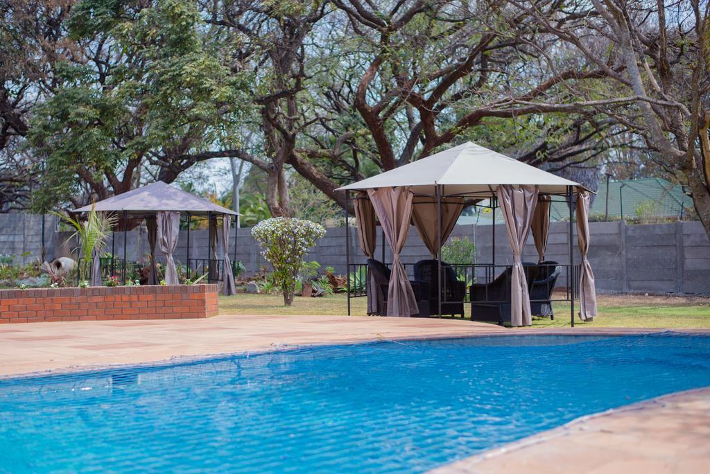 Hotel Jacaranda Harare Exterior foto