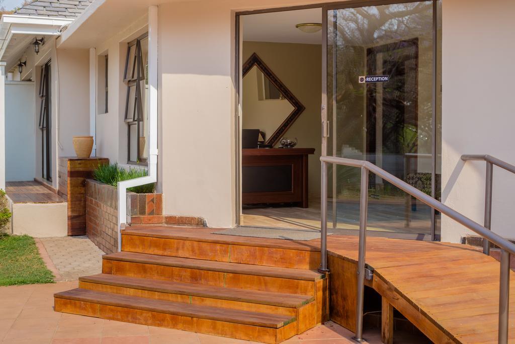 Hotel Jacaranda Harare Exterior foto