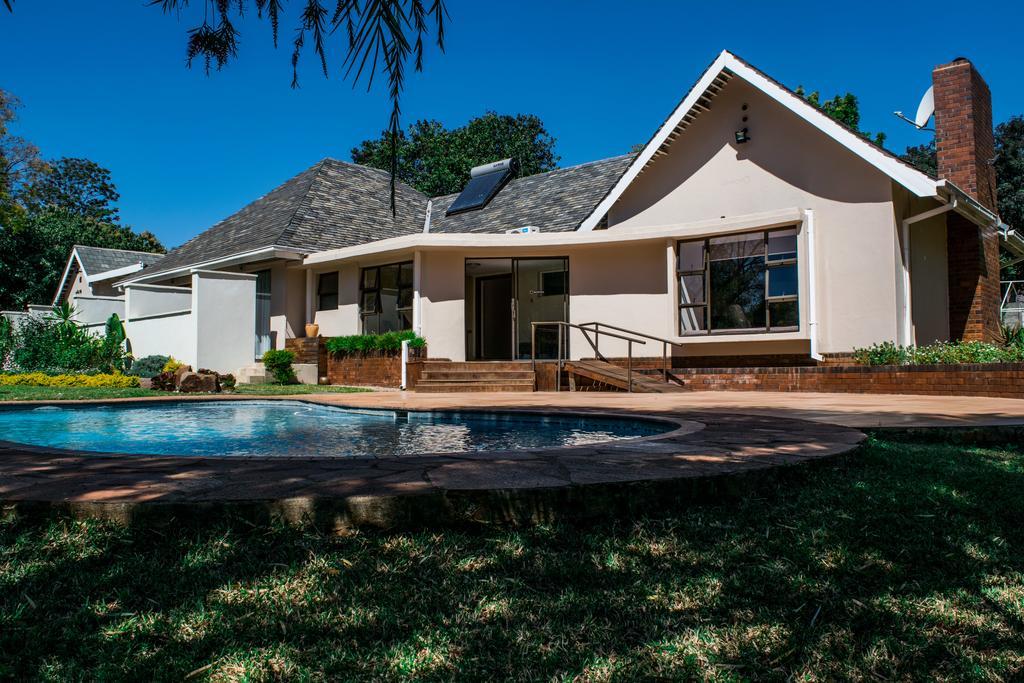 Hotel Jacaranda Harare Exterior foto